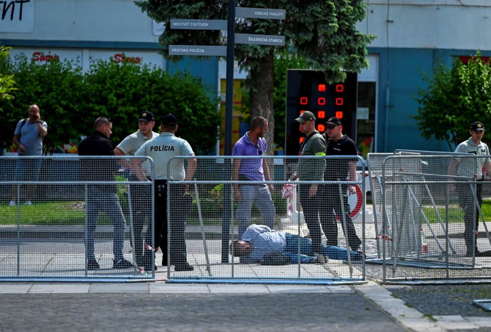 Зеленский осудил покушение на премьера Словакии Фицо