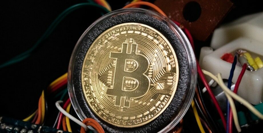 Майнеры смогут зарабатывать даже в случае падения курса биткоина на 85% - эксперты 