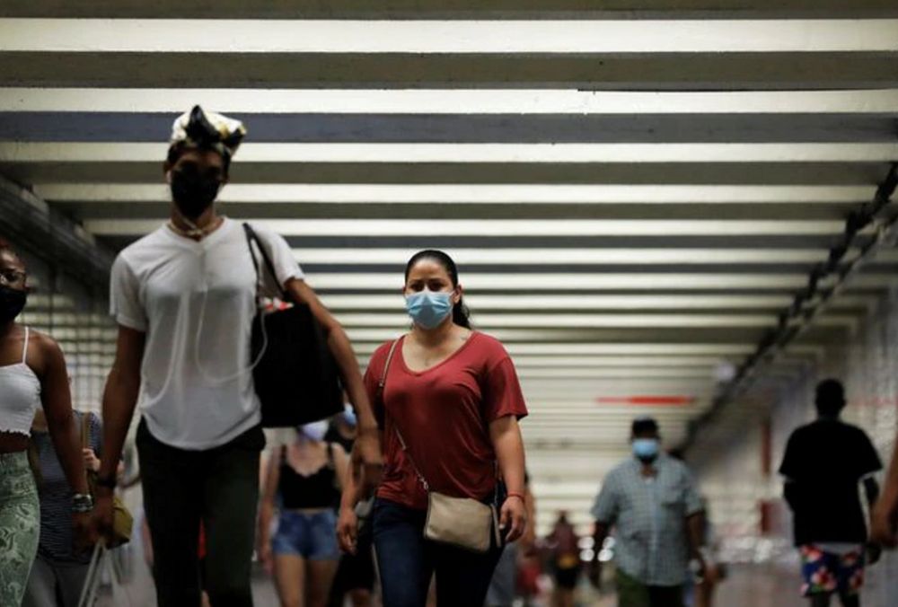 США повертаються до маскового режиму США повертаються до маскового режиму