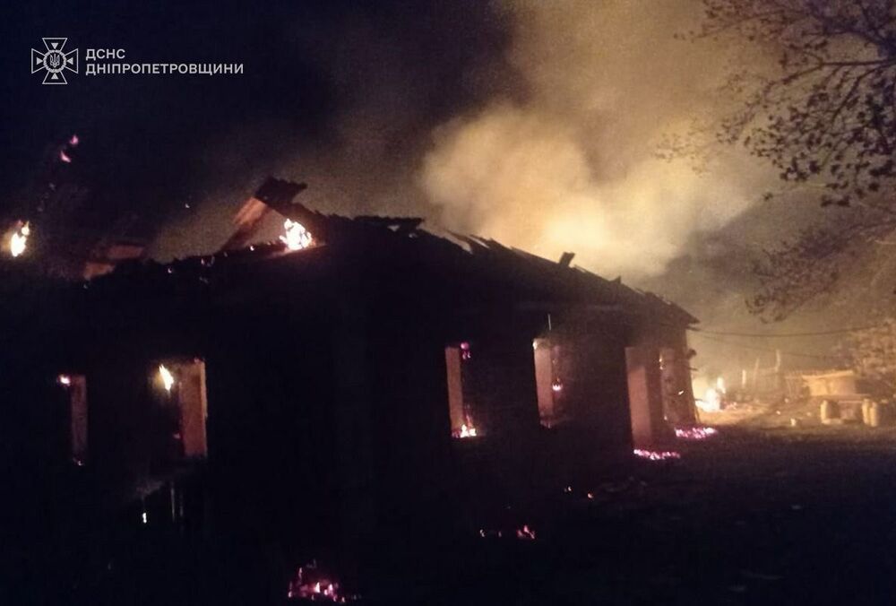 Росіяни вдарили дроном по житловому будинку на Дніпропетровщині