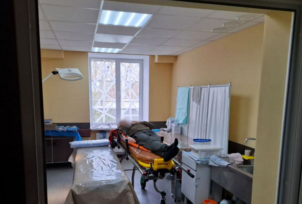 Росіяни атакували Нікополь: поранено 12 людей, серед них є підліток Росіяни атакували Нікополь: поранено 12 людей, серед них є підліток