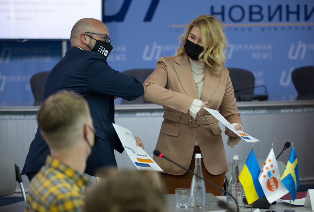 350 женщин, пострадавших от домашнего насилия, получат новую профессию в ИТ