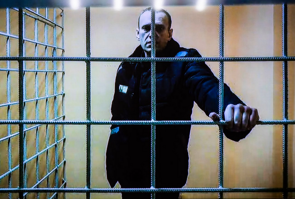 Навального в России приговорили к 19 годам колонии особого режима