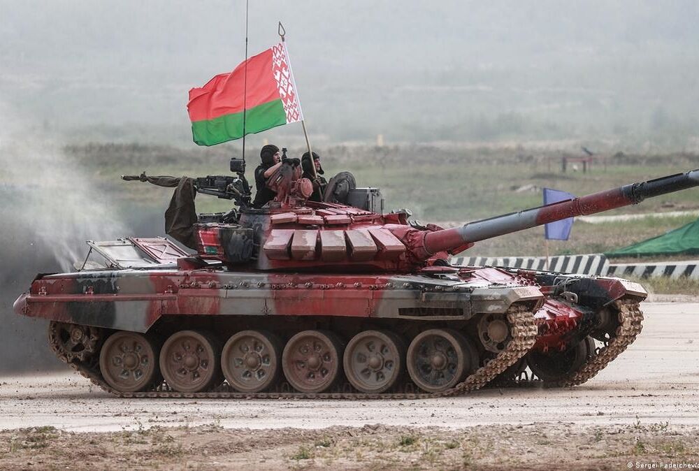 У Білорусі знову продовжили термін спільних з Росією військових навчань