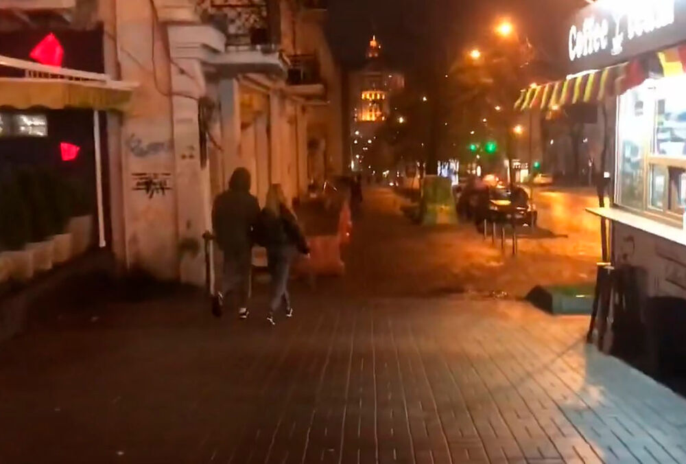 У Первомайську ввели комендантську годину: для неповнолітніх передбачено обмеження У Первомайську ввели комендантську годину: для неповнолітніх передбачено обмеження