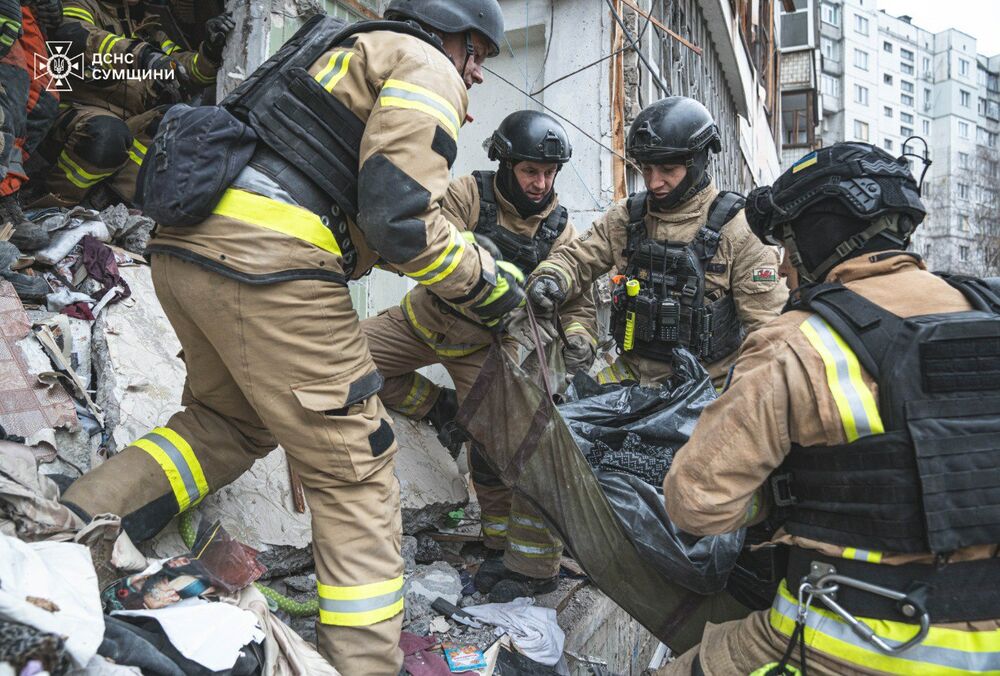 До 7 человек увеличилось число жертв в Сумах: фото, видео
