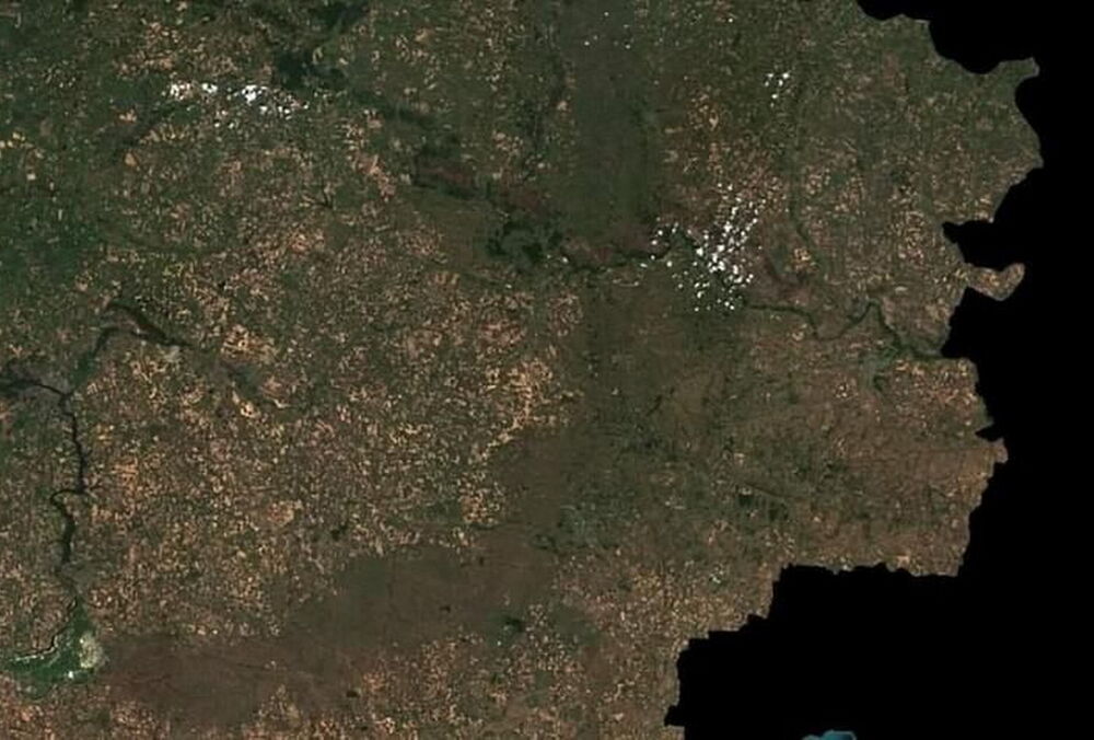 Лінію фронту в Україні видно з космосу: моторошні фото - під нуль знищено все