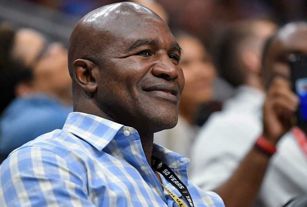 Легендарний американський боксер пояснив, чому поки що ніхто не переміг Усика