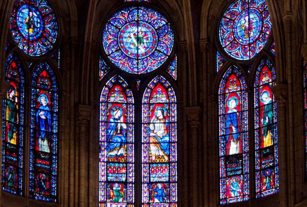 Во Франции начался процесс восстановления витражей Нотр-Дам