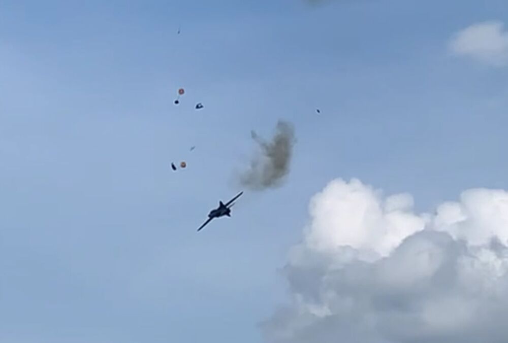В США во время авиашоу разбился истребитель