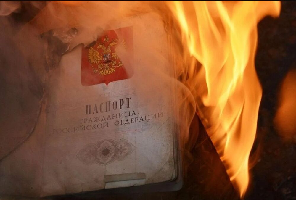Окупанти виселяють із будинків українців за відмову від російських паспортів