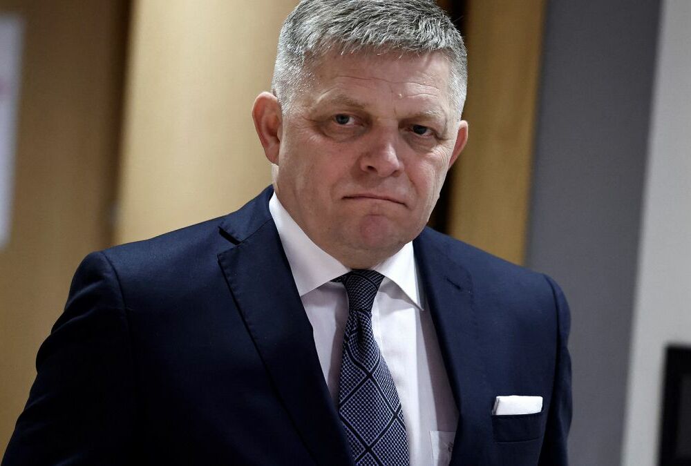 Фіцо довелося прооперувати вдруге: його стан важкий