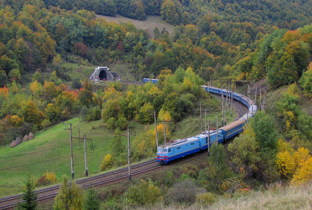 В Укрзалізниці скоротили кількість потягів до Карпат