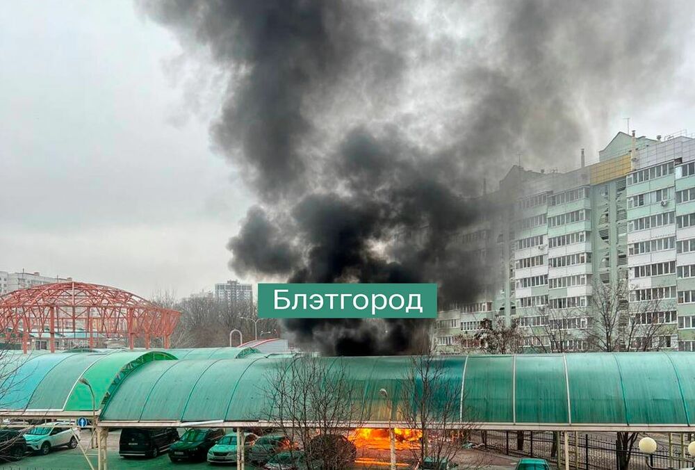 У Бєлгороді лунають вибухи - ЦВК стверджує, що на явку це не впливає: відео