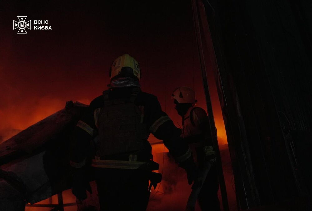 Один человек погиб, четверо пострадали в результате ракетного удара по Киеву (фото, видео)