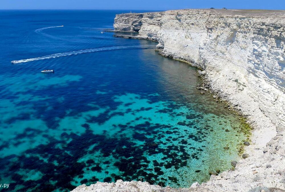 У Криму зростає дефіцит ліків для цивільних