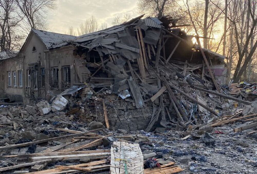 Число жертв удару по ”Пункту незламності” у Костянтинівці побільшало