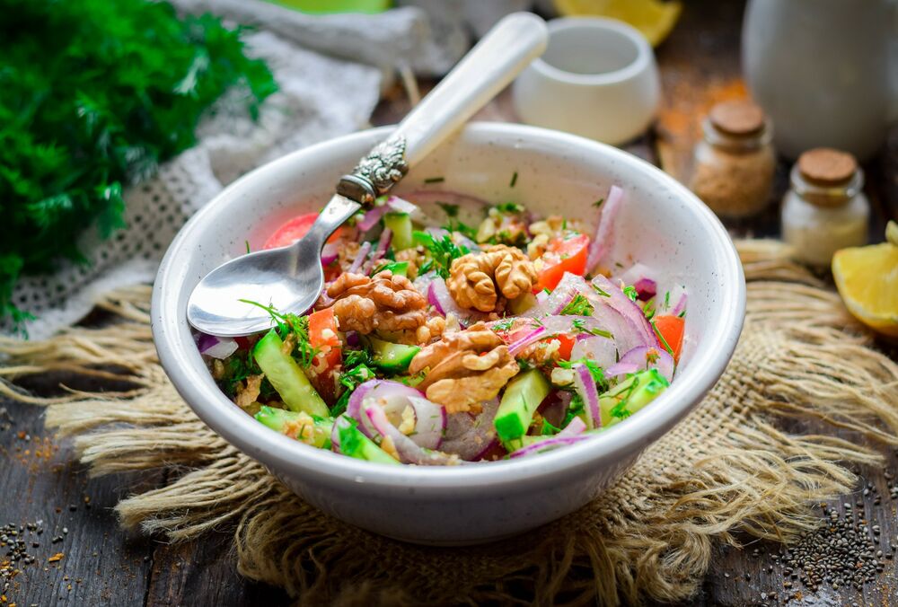 Дієтолог назвала найкращі продукти для росту нігтів та волосся