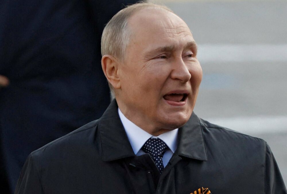 Путин издал указ, который требует от граждан Украины либо выехать из РФ, либо ”легализоваться” до сентября