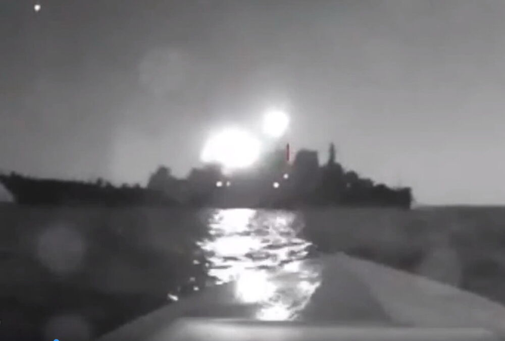 Російський ВДК у Новоросійську пробив морський дрон СБУ: відео