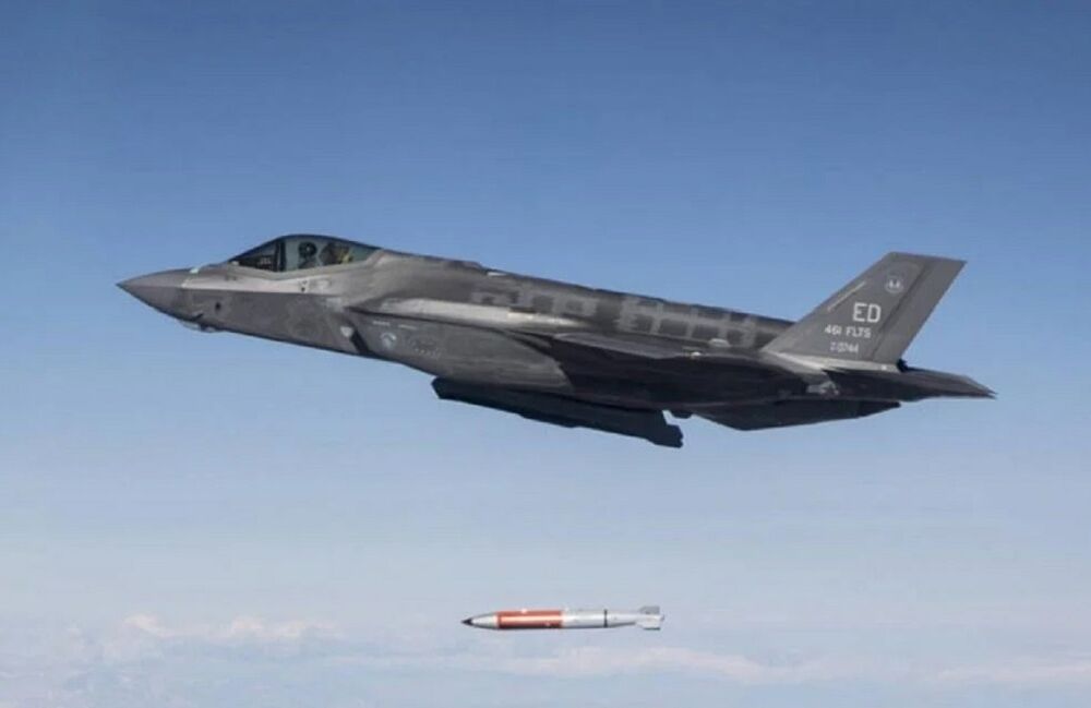 ЗМІ: США почали активніше розміщувати в Європі ядерні бомби B61-12