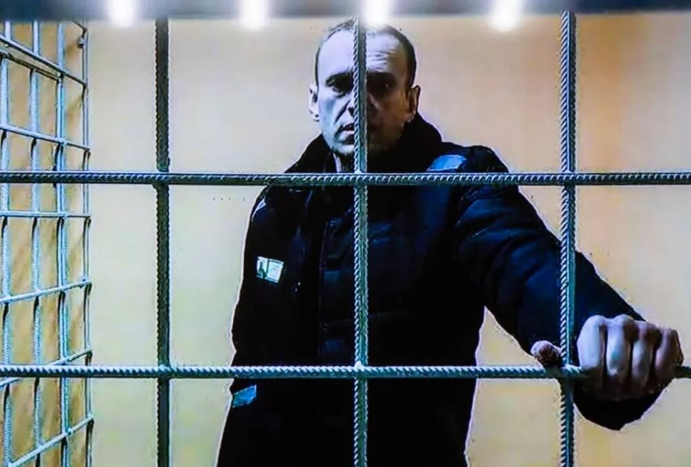 В России ритуальным агентствам запрещают проводить похороны Навального