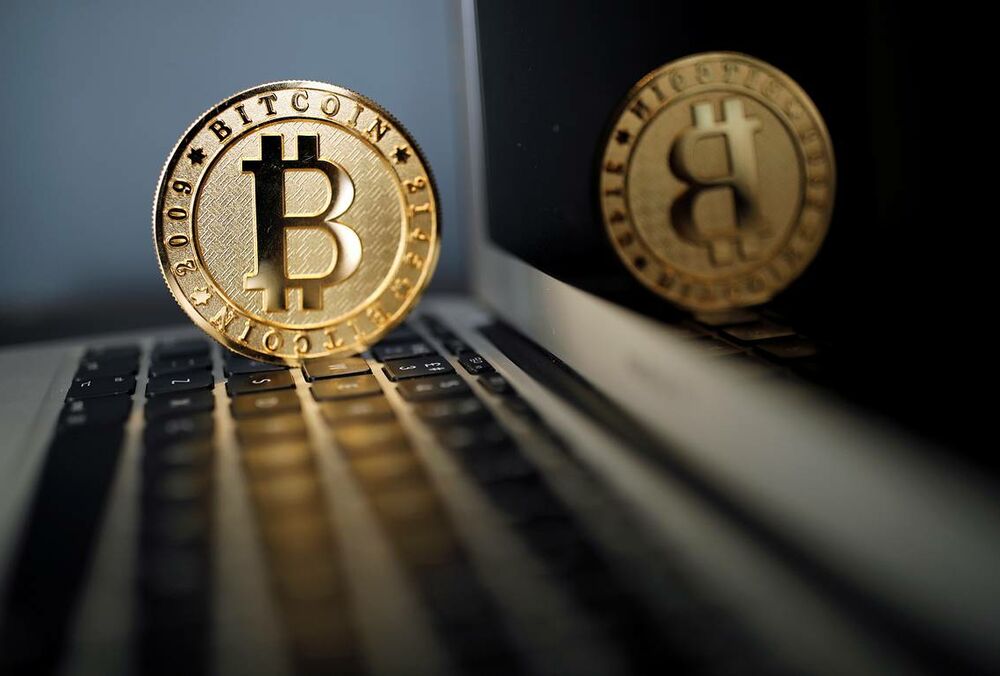 Біткоїн різко обвалився на тлі інформації про новий штам ковіда