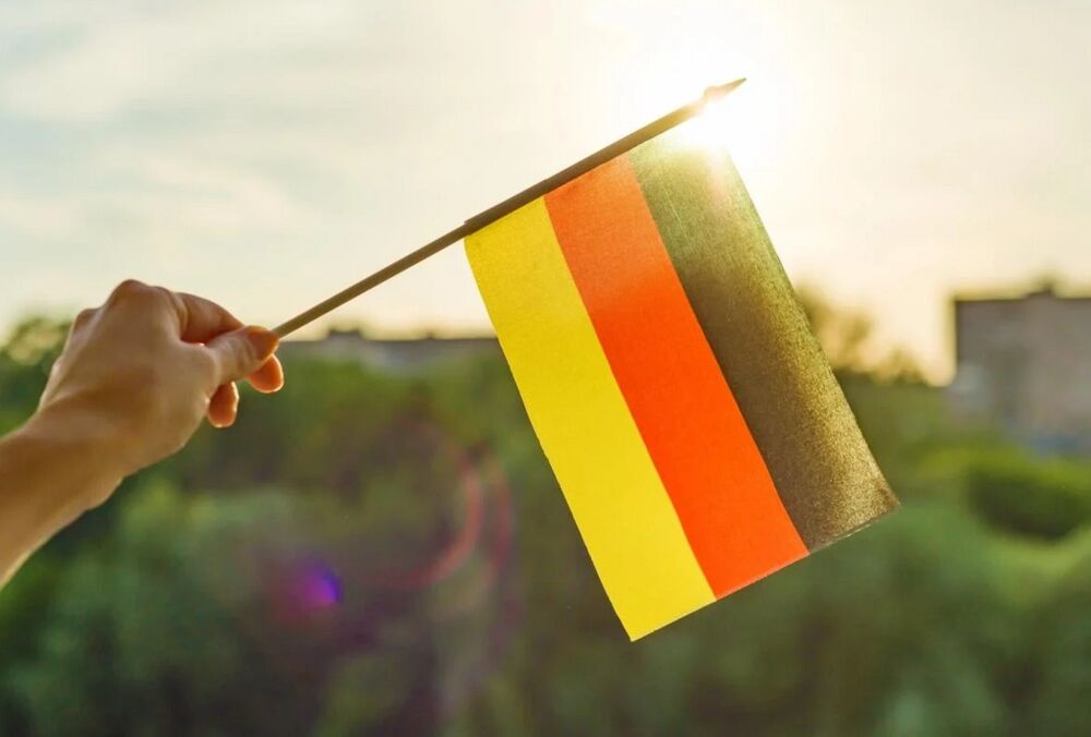 Німеччина обговорює запровадження податку на розкіш для відновлення України