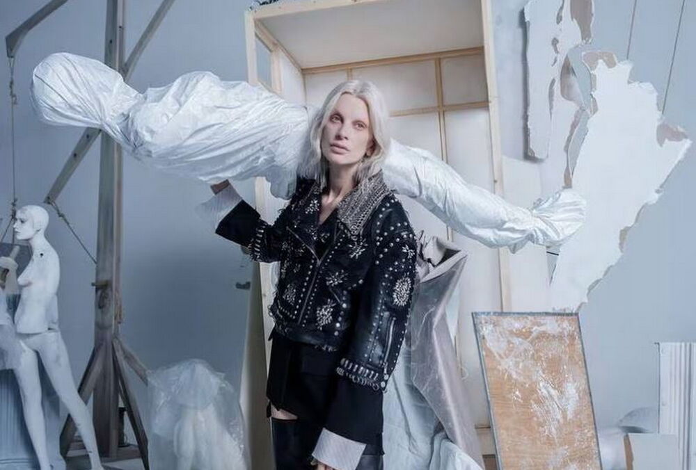 Zara опинилася в центрі скандалу через фотосесію з ”тілами” у простирадлах та відсиланнями до війни