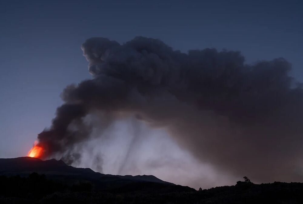 Аэропорт Катания пришлось закрыть из-за пепла из Этны