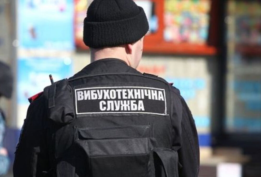 В Одессе ”заминировали” 5 школ, людей эвакуируют