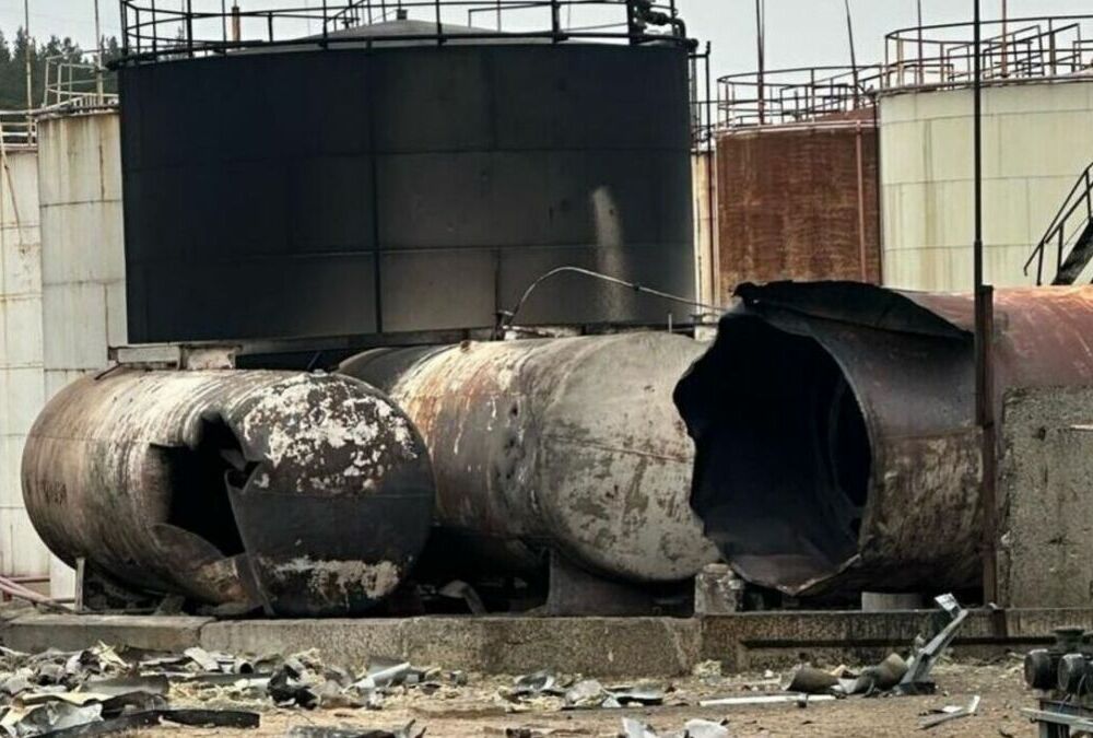 Росіяни дронами знищили НПЗ у Харківській області Росіяни дронами знищили НПЗ у Харківській області