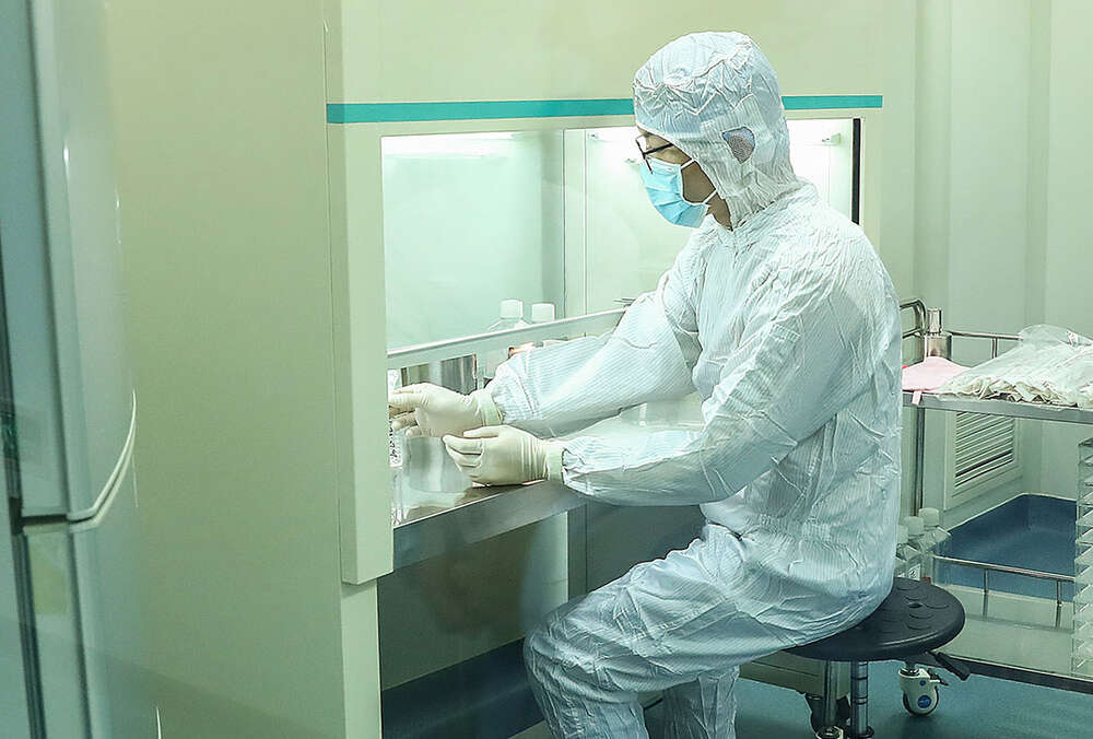 Почти 15 тысяч случаев за сутки: коронавирус поражает Украину рекордными темпами Почти 15 тысяч случаев за сутки: коронавирус поражает Украину рекордными темпами