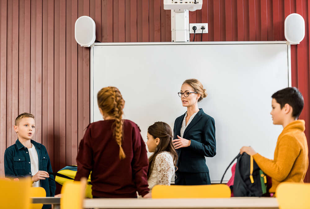 Майже 84% батьків та вчителів вважають, що в школах має бути сексуальна освіта, – дослідження