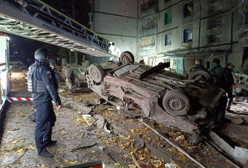 Удар ФАБ-500 по Харькову: двое пострадавших находятся в тяжелом состоянии