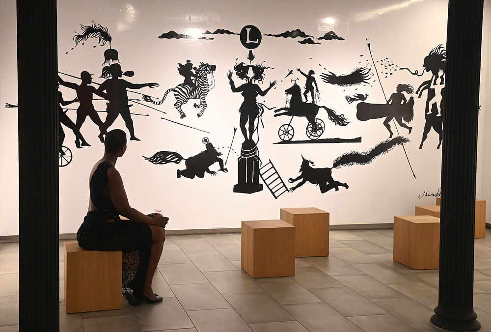 ”Краплі води на камінні, що горять”: Ніна Мурашкіна представила свою персональну виставку в Нью-Йорку