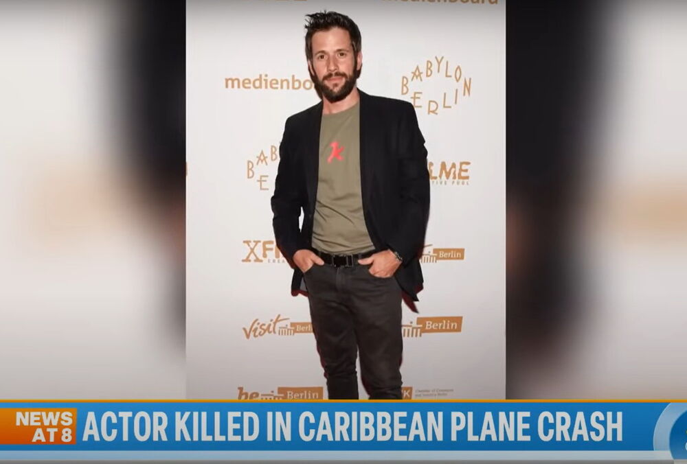 Известный актер погиб в авиакатастрофе вместе с двумя маленькими дочками: видео