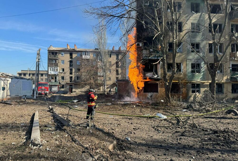 Россияне сбросили пять авиабомб на Константиновку