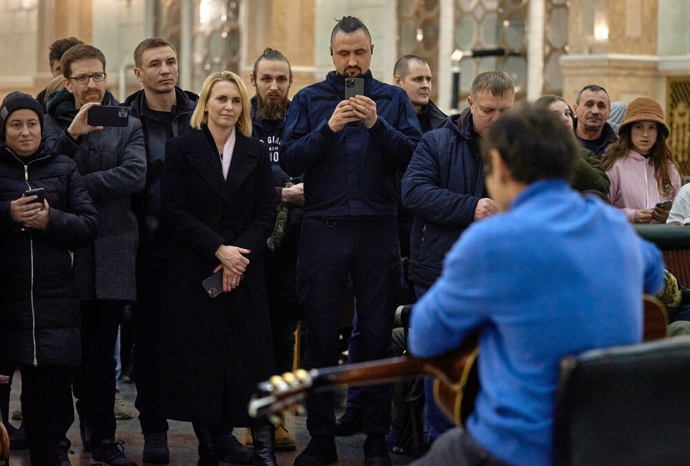 Посол США отреагировала на атаку дронов в Киеве: ”Еще больше помощи в пути”