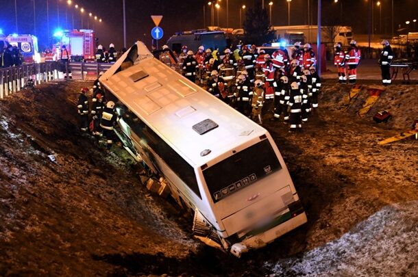 Жуткое дежавю: в Польше на одном участке трассы снова разбился автобус с украинцами