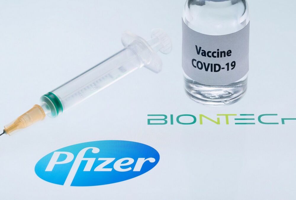 У США схвалили використання екстреної вакцини проти коронавируса Pfizer