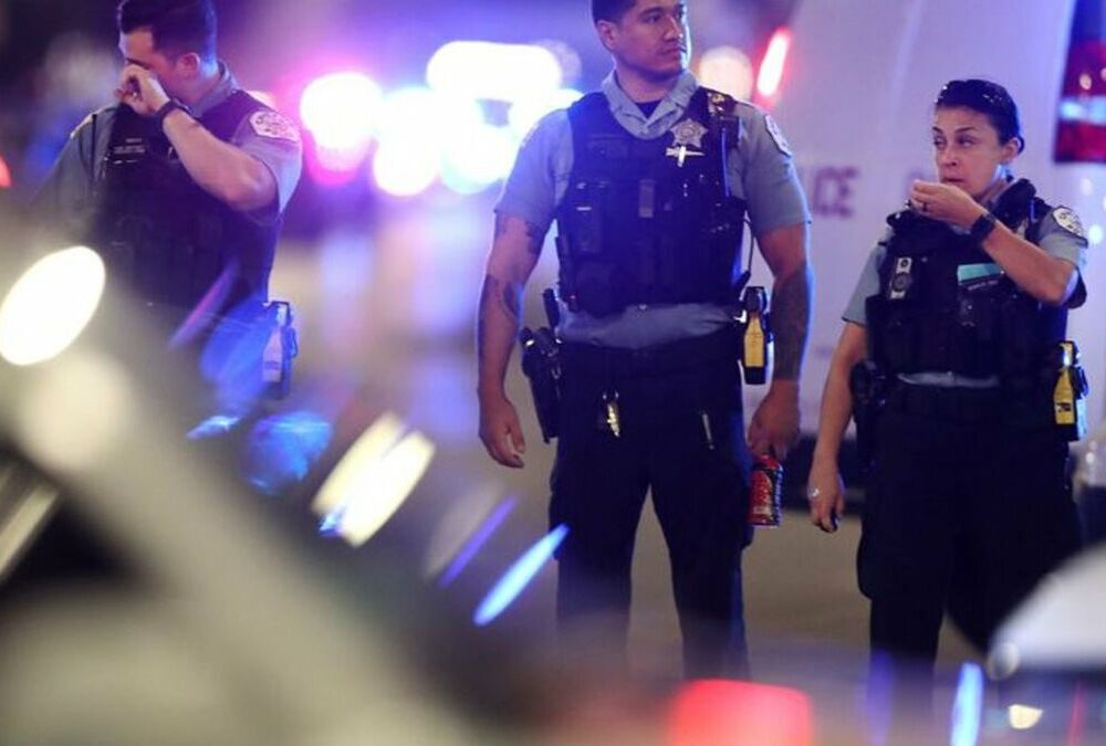 В Чикаго в День независимости США произошла стрельба: есть погибшие и раненые В Чикаго в День независимости США произошла стрельба: есть погибшие и раненые