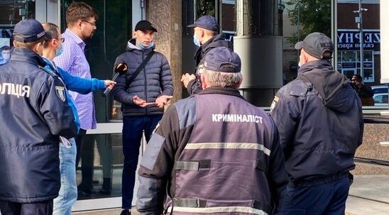 Нападение на журналистов: глава Укрэксимбанка подал в отставку