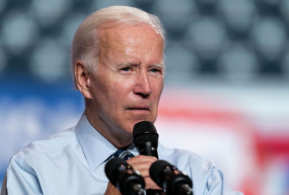 Байден висловив стурбованість через плани Путіна розмістити в Білорусі ядерну зброю