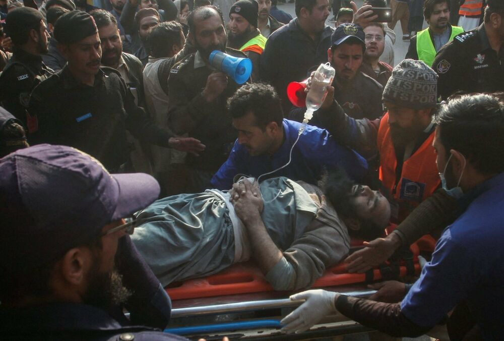 В Пакистане в мечети взорвался террорист-смертник В Пакистане в мечети взорвался террорист-смертник