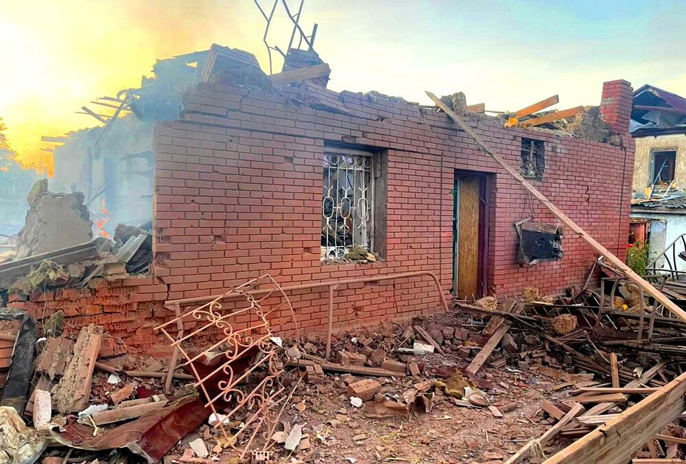 Удар по Бериславу: під уламками будинку знайшли тіло жінки