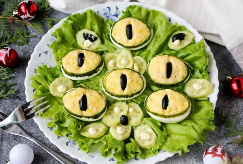 Удивите гостей на Новый год оригинальной закуской ”Глаз Дракона”: простой рецепт