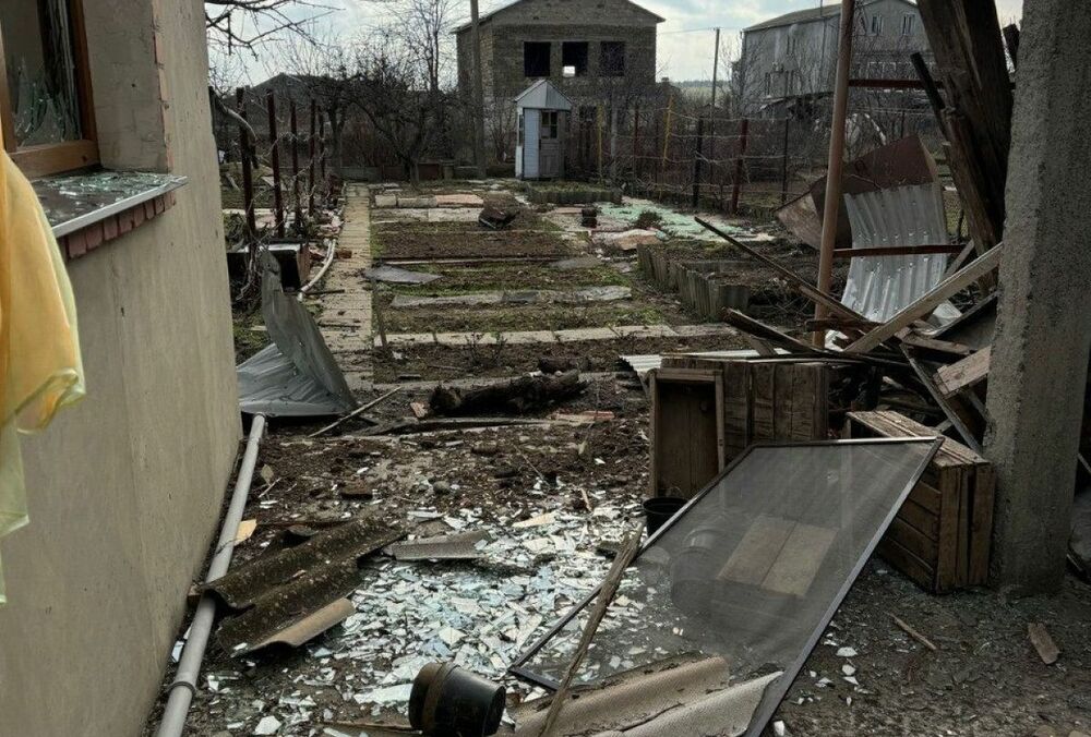 Російські військові вдарили дроном по блокпосту під Херсоном Російські військові вдарили дроном по блокпосту під Херсоном