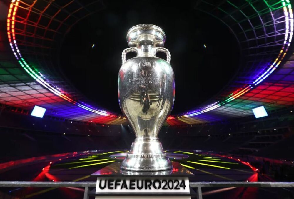 Евро-2024: Букмекеры назвали фаворита матча Словакия - Украина