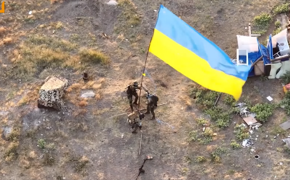 Острів Зміїний звільнено рік тому: Залужний показав, як це було